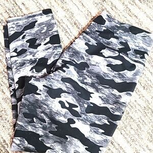 Evcr Gray & Black Camo Leggings, Size 1X